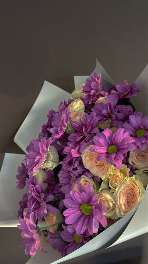 Flowers Coquette, Luxury Flower Bouquets, Boquette Flowers, Aesthetic Purple, Flowers Bouquet Gift, Nothing But Flowers, Bouquet Arrangements, Flower Therapy, Flowers For You