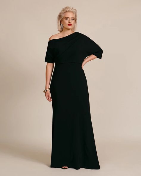 Mother Of The Groom Dresses Black, Plus Size Black Bridesmaid Dresses, Wedding Guest Plus Size Outfit, Black Tie Wedding Guest, Black Tie Wedding Guest Dress, Mob Dress, Plus Size Wedding Guest Dresses, Dress Pesta, Black Tie Wedding Guests