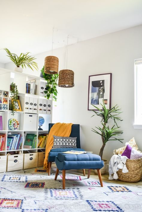 Tour My Home - Jessica Welling Interiors Home Office Vintage, Pegboard Craft Room, Interior Design Eclectic, Art Display Wall, Small Home Office Ideas, Homeschool Space, Pegboard Storage, Vintage Home Office, Home Office Decor Ideas