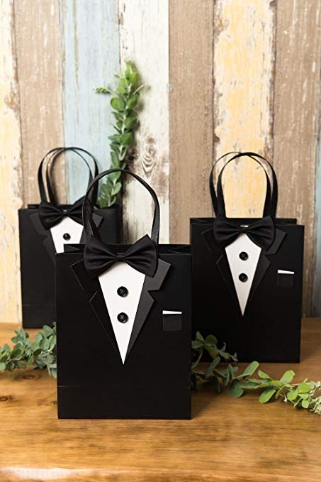 Gifts Packing Ideas, Gift Bag Decorating Ideas, Paper Bags Ideas, Gift For Father Birthday, Gift Bags Ideas, Gift Packing Ideas, Classic Black Tuxedo, Packing Idea, Gift Bag Ideas