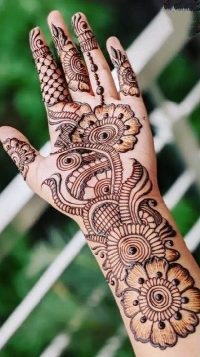 Latest Mehndi Designs Wedding, Front Mehndi Design, Palm Mehndi Design, Simple Mehendi Designs, मेहंदी डिजाइन, Basic Mehndi, Arabic Henna, Very Simple Mehndi Designs, Mehndi Designs For Kids