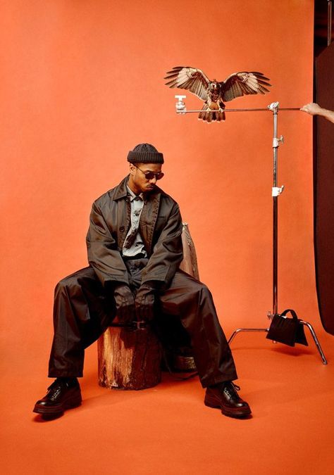 Hiphop Photoshoot, Hip Hop Photoshoot, Arte Do Hip Hop, Studio Photoshoot Ideas, Magazine Man, Mens Photoshoot Poses, Studio Photography Poses, Michael B Jordan, Men Photoshoot