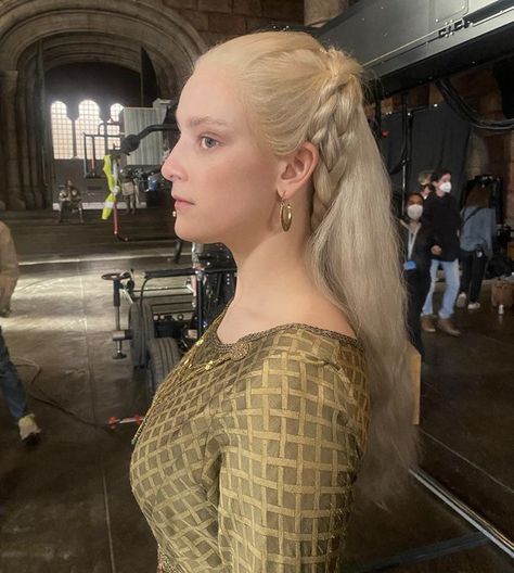 Phia Saban, Targaryen Hair, Helaena Targaryen, Lucrezia Borgia, Fire And Blood, Hbo Game Of Thrones, Celebrity Skin, Targaryen Aesthetic, House Targaryen