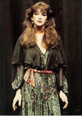 Queen Kate, Kate Bush, Grunge Hair, Female Singers, Female Artists, A Black, Style Icons, Pretty People, Beautiful People