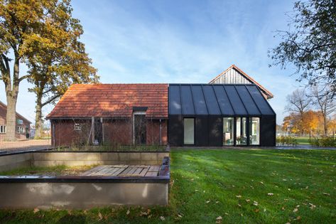 Hybrid Architecture, Rustic Renovations, Dutch Farmhouse, Extension Veranda, Innovation Architecture, Barn Living, Farmhouse Renovation, Modern Extension, Exterior Renovation