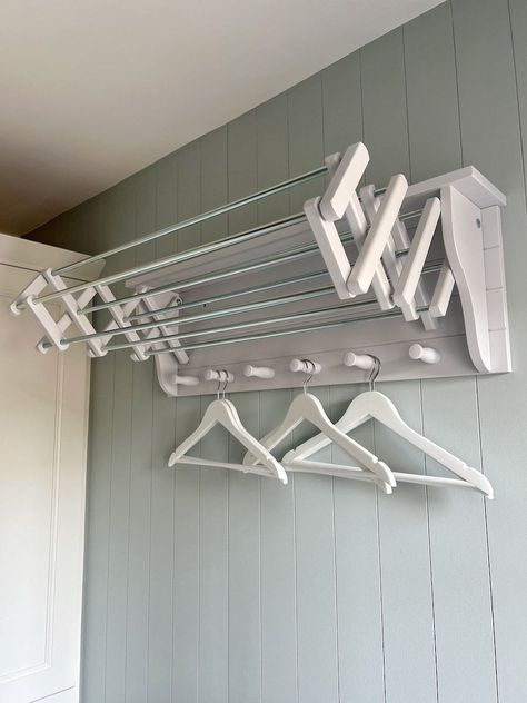 Wall Mounted Clothes Dryer, Laundry Room Decor Ideas, Utility Room Storage, Small Utility Room, Utility Room Designs, Organization Laundry, Laundry Room Organization Storage, Drying Room, Laundry Room Wallpaper