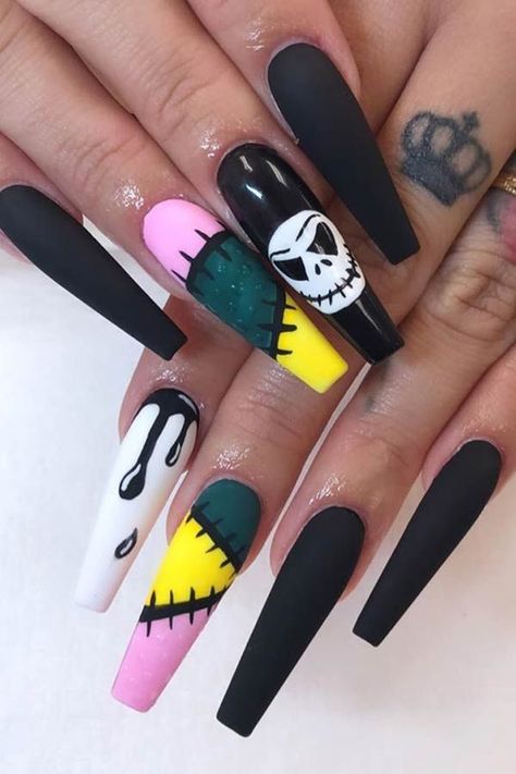 Sally Nails, Nightmare Before Christmas Nails, Jack Y Sally, Black Halloween Nails, Halloween Nails Diy, Horror Nails, Holloween Nails, Halloween Acrylic, Beautiful Halloween