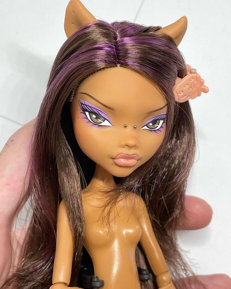 Dolls Aesthetic, Clawdeen Wolf, Doll Things, Doll Aesthetic, Monster High Custom, Monster High Repaint, Monster High Doll, Ooak Dolls, Monster High