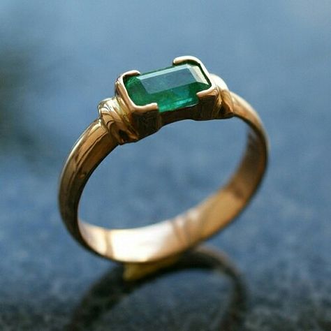 Mens Custom Jewelry, Latest Ring Designs, Mens Ring Designs, Emerald Ring Vintage, Gold Bangles For Women, Pretty Jewelry Necklaces, Art Jewelry Design, Cute Engagement Rings, Gold Rings Fashion