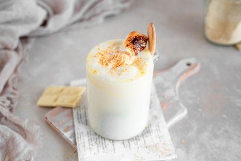 If you are looking for a Keto drink that will warm your body and soul, then this Keto hot chocolate recipe is perfect for you. Our low carb hot chocolate is... Low Carb Hot Chocolate, Hot White Chocolate, Keto Hot Chocolate Recipe, Keto Hot Chocolate, Keto Coffee Recipe, Diet Tracker, Hot Chocolate Recipe, White Hot Chocolate, Keto Drink