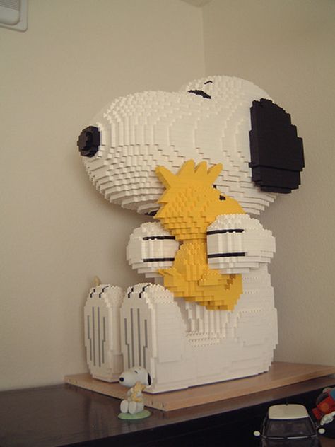 #awesome #life size #snoopy Lego Machines, Woodstock Snoopy, Lego Sculptures, Lego Boards, Lego Lovers, Amazing Lego Creations, Lego Worlds, Cool Lego Creations, Lego Models