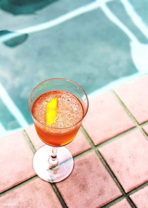 Cocktail drink by the pool | free image by rawpixel.com Pool Food Photography, Wine By The Pool, Pool Shots Photography, Pool Drinks Aesthetic, Bellini Drink, Pool Cocktails Aesthetic, Swimming Pool Cocktail, Summer Mixed Drinks, Wine Slush