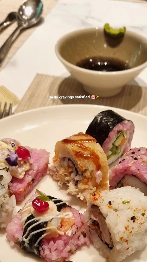 Sushi, instagram story idea, food Sushi Pics Insta, Sushi Snapchat Story, Sushi Photography Instagram, Sushi Pictures Instagram, Sushi Captions Instagram, Sushi Ig Story, Food Hashtags Instagram, Sushi Aesthetic Instagram Story, Sushi Instagram Story