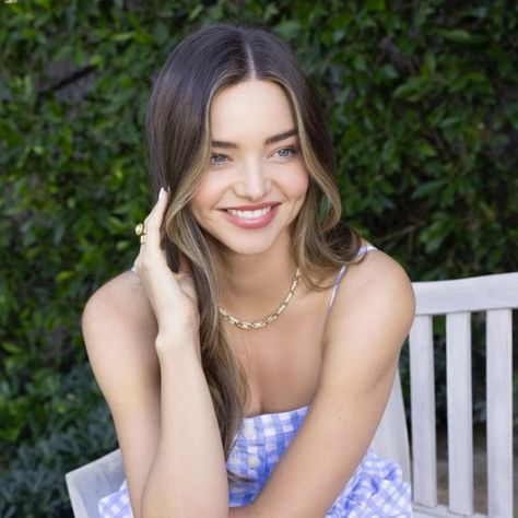 Miranda Kerr has revealed the one product that’s made the ‘biggest difference’ in her skin. Read more:⁠ www.preventionaus.com.au/article/miranda-kerr-reveals-the-one-product-thats-made-the-biggest-difference-in-her-skin-572650 ⁠ ⁠📷 via @mirandakerr Miranda Kerr Hair, Celebrity Skin Care, Miranda Kerr Style, Skin Dryness, Skin Glow, Hair Collection, Miranda Kerr, Top Beauty Products, My Skin