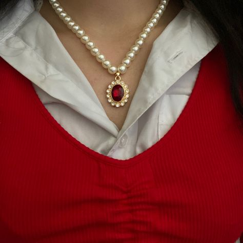 Red Dress With Pearls Necklace, Red Dress Pearl Necklace, Red Pearl Necklace Gold, Elegant Red Pearl Jewelry, Elegant Red Pearl Necklace Gift, Festive Red Elegant Pearl Necklace, Dress With Pearl Necklace, Prom Dress Aesthetic, Pearl Outfit