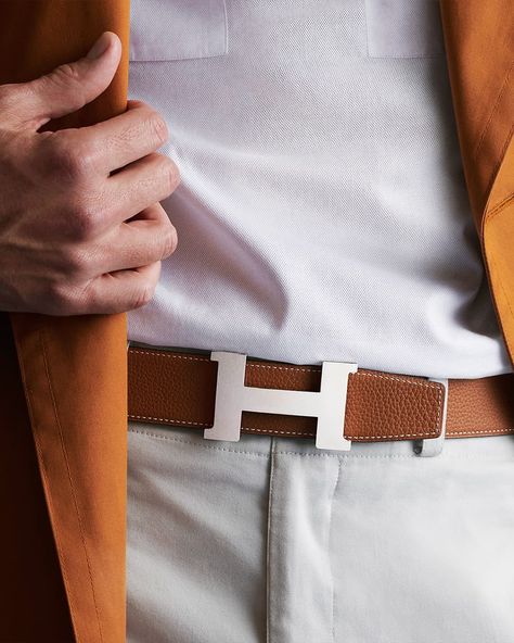 Hermes Outfit Men, Old Money Belt, White Blazer Men, Aesthetic Fashion Men, Hermes Men, Tan Blazer, Hermes Belt, Classy Outfits Men, Belted Blazer