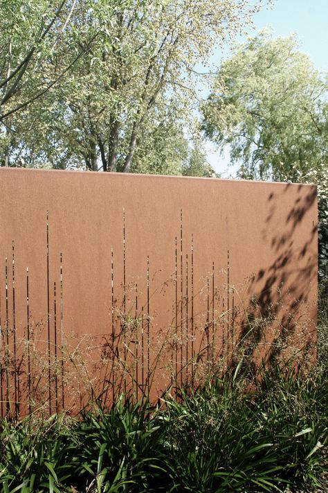 Grass Edging, Plant Structure, Compound Wall, Wild Grass, Grasses Garden, Green Street, Garden Architecture, Contemporary Garden, Landscape Features