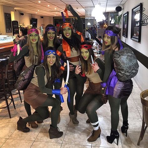 Carnaval Outfits, Ninja Turtles Costume, Diy Group Halloween Costumes, Turtle Costume, Ninja Turtle Costume, Group Costume Ideas, Carnaval Outfit, Halloween Costume Ideas For Women, Halloween Group