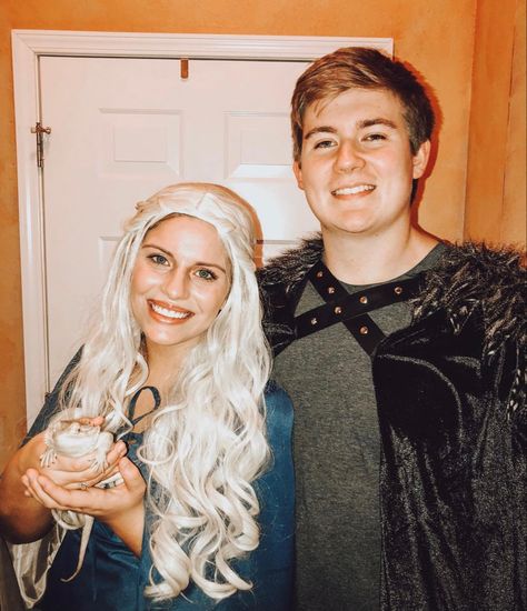 #kingofthenorth #queenofdragons #khaleesi #jonsnow #GOT #gameofthrones #couplehalloweencostumes #halloweencostumeideas #couple #halloweenparty #halloween Jon And Daenerys, Queen Of Dragons, Snow Couple, Couples Costume, King In The North, Mother Of Dragons, Spooky Vibes, Couple Halloween Costumes, Couples Costumes