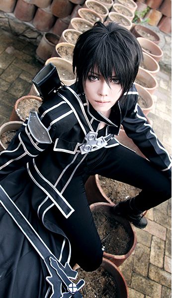 Sword Art Online Kirito cosplay.For more Cosplay information refer to http://www.eshopcos.com. Kirito Outfit Design, Kirito And Asuna Cosplay, Kirito Cosplay, Female Kirito, Sao Cosplay, Kirito And Asuna Swords, Kirito Kirigaya, Kirito Sao, Adventure Fiction