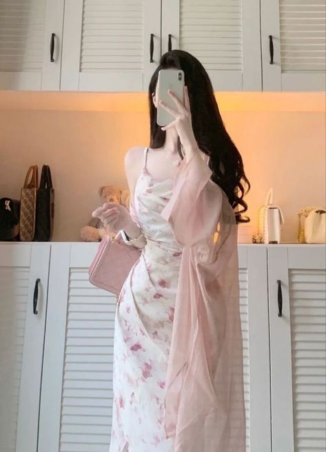 300 Aesthetic, Aesthetic Korean Fashion, Gaun Koktail, Korean Skirt, Fashion Outfit Ideas, Aesthetic Korean, Pakaian Feminin, Korean Fashion Dress, Mode Kpop