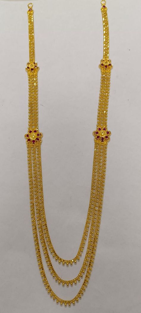 Rani Haram Designs Gold, Chandraharam Latest Designs, Haram Designs Gold Latest, Rani Haar Gold, Chandra Haram, Step Chain, Tanishq Jewellery, Gold Reference, Latest Saree Trends