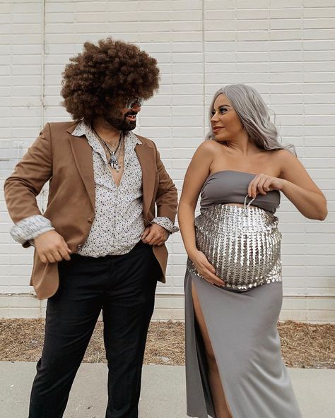 26 Halloween costumes for pregnant women Pregnant Couple Halloween Costumes, Nursery Rhyme Costume, Disco Halloween, Mom Halloween Costumes, Mom Costumes, Pregnancy Costumes, Pregnant Halloween Costumes, Disco Queen, Boogie Nights