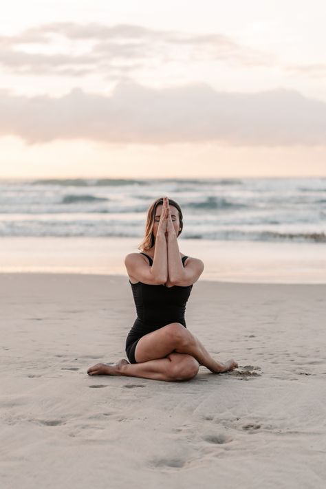 Beach Yoga Aesthetic, Beach Yoga Photography, Guided Meditation Scripts, Sunrise Yoga, Yoga Aesthetic, Losing Weight, Meditation Scripts, Yoga Photoshoot, Yoga Branding