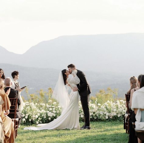 Airy Wedding Photography, Natural Light Wedding Photos, Wedding Shot List, Airy Wedding, Wedding Ceremony Photos, Vermont Wedding, Wedding Pic, Wedding Marketing, Groom Photo