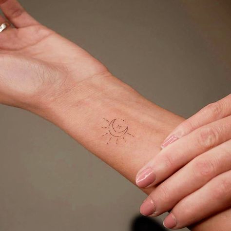 Cute Sun And Moon, Sun And Moon Design, Sunshine Tattoo, Forearm Tattoo Quotes, Simple Tattoos For Women, Bestie Tattoo, Cute Little Tattoos, Cute Tiny Tattoos, Cute Sun