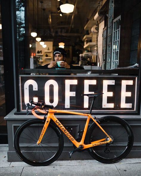 Cycling Photoshoot, Commuter Bike Style, Cycling Lifestyle, Road Bike Photography, Rapha Cycling, Road Bike Vintage, Coffee Bike, Cycling Club, Cycling Photography