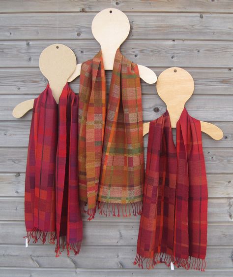 Clothes Shop Display, Scarf Display, Wool Scarves, Craft Fairs Booth, Fair Display, Craft Booth Displays, Boutique Display, Clothing Displays, Craft Fair Displays