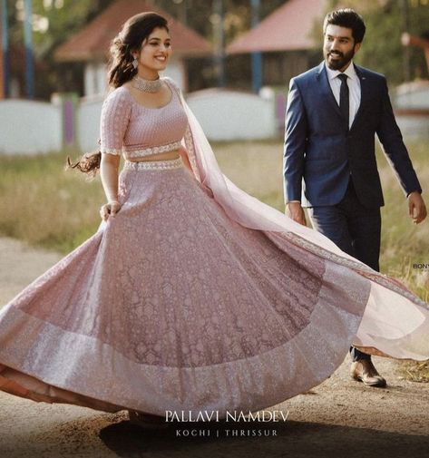 Suit And Lehenga Combination Couple, Lebanese Design, Banaras Lehenga, Reception Poses, Marriage Pic, Engagement Couple Dress, Designing Blouse, Engagement Dress For Groom, Marriage Suits