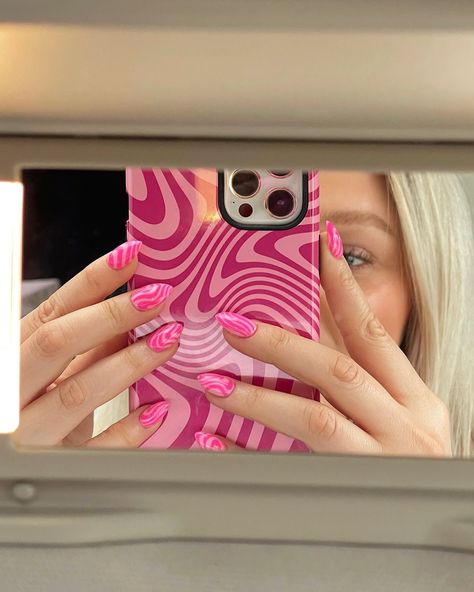 Bre Sheppard on Instagram: “matching my nails to my phone case - new obsession unlocked🔒😜 #boycottboringnails” Boycott Boring Nails Bre Sheppard, Fall Polish, Two Tone Nails, Spring Hair Trends, Ombre Gel Nails, T Bo, Diy Ombre, Hot Pink Nails, Plumping Lip Gloss