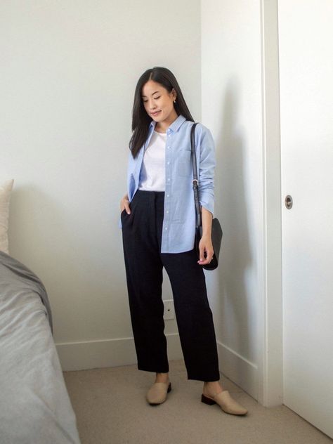 How To Style An Oxford Shirt, Blue Shirt Outfit Work, Loose Button Up Shirt Outfit Women, Blue Button Down Shirt Outfit Work, Shirt And Tank Top Outfit, Blue Shirt Women Outfit, Dream Hands, Blue Tank Top Outfit, Oxford Shirt Outfit