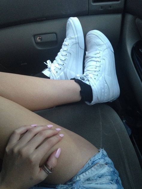 vans off the wall™ White Vans High Tops Outfit, Vans Hi White, Casual White Vans Tops, White High Tops Outfit, White Vans High-top Sneakers, Vans Sk8 Hi White, Van High Tops Outfit, High Top Vans Outfit, High Top Outfit