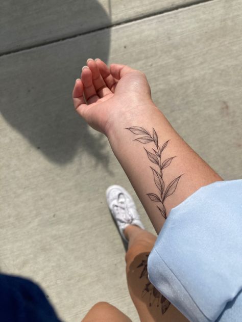 Leafy Forearm Tattoo, Butterfly Vine Tattoo Arm, Rib Leaf Tattoo, Vine Going Up Arm Tattoo, Fore Arm Tattoos For Women Simple, Leaves Tattoo Ankle, Ivy Forearm Tattoo, Leaf Stem Tattoo, Arm Leaves Tattoo