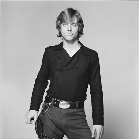 Happy Birthday to Mark Hamill. 29 years old and holding. ;) @HamillHimself Mark Hamill Young, Mark Hamill Luke Skywalker, Star Wars Cast, Star Wars Luke, Star Wars Luke Skywalker, Star Wars 1977, Star Wars Trilogy, Mark Hamill, Star Wars Wallpaper