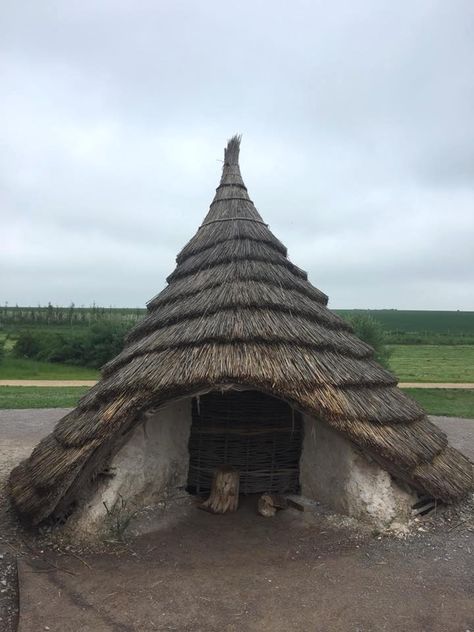 Neolithic homes 5000BC Neolithic Architecture, Gcse Architecture, Round Architecture, Campsite Setup, Natural Architecture, Celtic Warriors, Cement Art, Dance Paintings, African Print Dress Designs