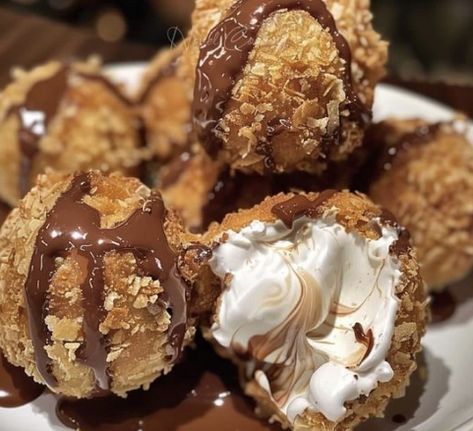 Crispy Fried smores – Tnextrecipes Fried Smores, Vegan Pancake Mix, Easy Cooking Ideas, Large Marshmallows, Smore Recipes, Recipes With Marshmallows, Honey Buns, Deep Fryer, Peanut Butter Chips