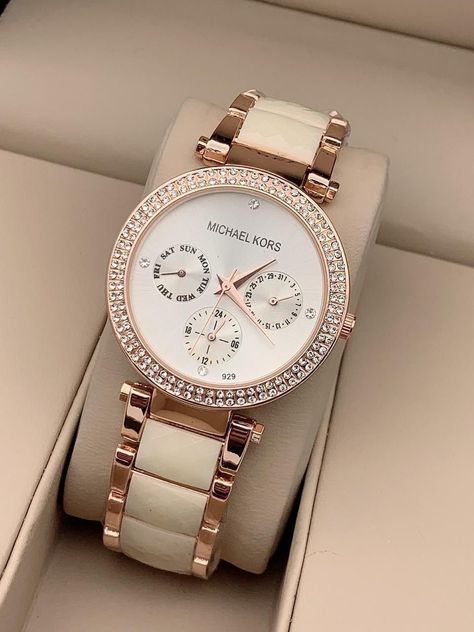 Trendy Watches Women, Classy Womens Watches, Trendy Watches Women Fashion, Elegant Watches Women, Classic Watch Women, Watches Women Simple, Brand Watches Women, Pretty Watches, Womens Designer Watches