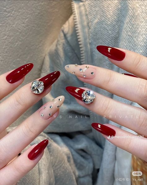 Nail Tet, Maroon Nail Art, Maroon Nail Designs, Nails Tay, Nail Noel, Nails Box, Red Gel Nails, Diamond Nail Art, Nail Art Designs Images