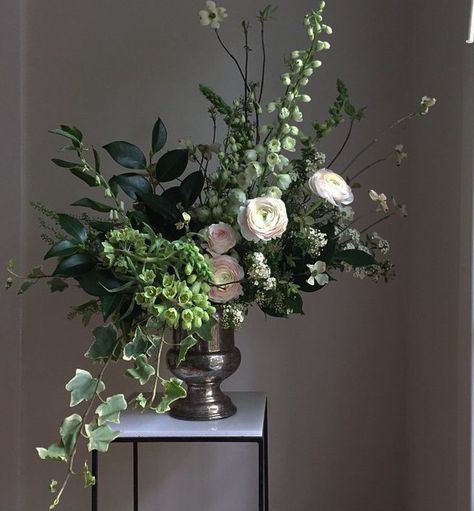 Masculine Floral Arrangements Modern, Candle Floral Arrangements, Masculine Flower Arrangements, Masculine Florals, Masculine Floral Arrangements, Masculine Flowers, Floral Arrangements Modern, Vintage Flower Arrangements, Botanical Arrangements