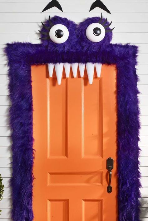 Hollween Decor Classroom Door, Monster Halloween Decorations, Monster Door Decoration, Halloween Door Contest, Door Monster, White Halloween Decor, Halloween Door Decorations Classroom, Diy Halloween Door Decorations, Monster Door