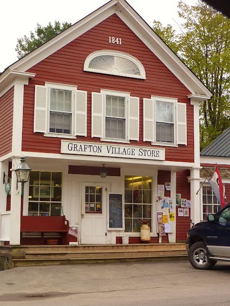 Small Town General Store, Small Town Store Fronts, General Store Ideas Small Towns, Vintage Store Fronts, Small Town Shops, Small Town Houses, Grafton Vermont, Visiting Vermont, Small Town Store