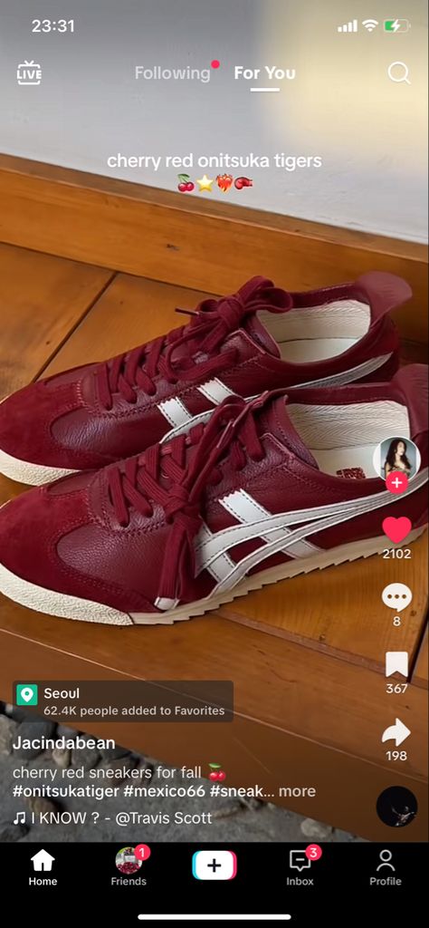 Cute Vintage Sneakers, 2024 Trend Shoes, Red Onitsuka Tiger, Womens Shoes 2024, Trendy Sneakers 2024, Shoes Trend 2024, Onitsuka Tiger Aesthetic, Shoe Trends 2024, Red Sneakers Women