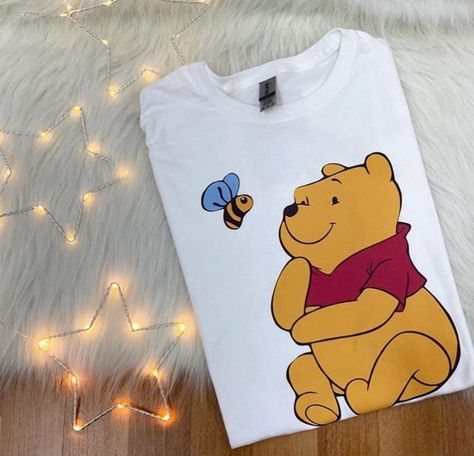 Hair Bands Diy, Painted Clothes Diy, Cloth Diy, Fabric Painting Techniques, Winnie The Pooh Birthday, Tshirt Printing Design, T Shirt Painting, Cute Shirt Designs, Painted Clothes