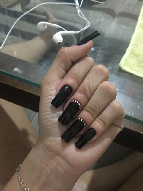 Plain Black Nails With Gems, Plain Nails With Gems, Black Nails With Gems, Black Acrylic Nail Designs, White Tip Nails, Dark Red Nails, Plain Nails, Black Acrylic Nails, Goth Nails