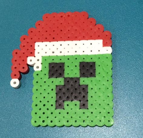 Minecraft Perler Beads, Christmas Perler Beads, Kid Christmas, Easy Perler Bead Patterns, Creeper Minecraft, Quilting Videos, Perler Bead Templates, Bead Making, Beads Designs