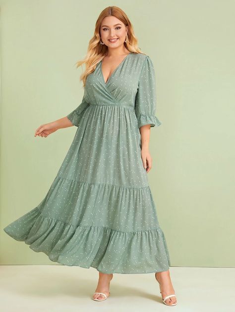 Plus Crinkle Hem Fit and Flare Heart Print Dress | SHEIN USA Dress Crinkle, Trendy Maxi Dresses, Heart Print Dress, Deep V Neck Dress, Moda Jeans, Moda Plus, Plus Size Maxi Dresses, Plus Dresses, Heart Print